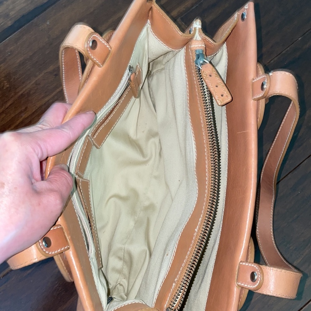 COLE HANN LEATHER PURSE - Picture 3 of 11